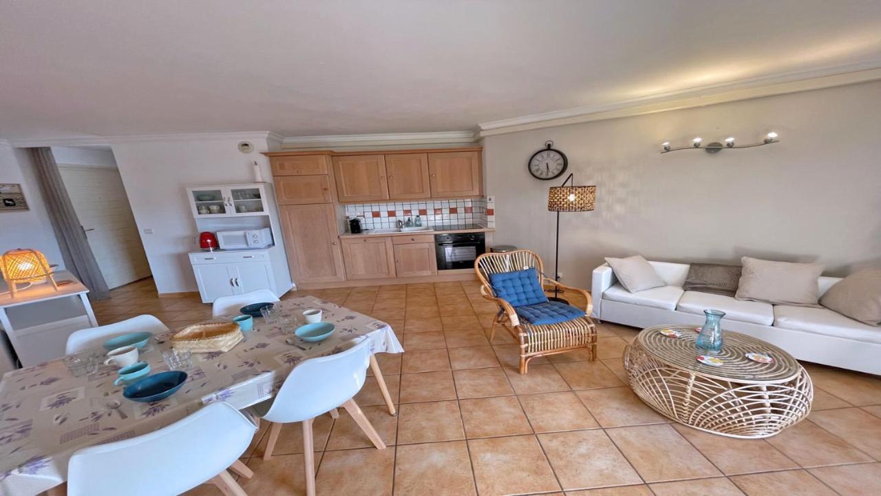 Appartement Les Pins Bleus A8 Sainte-Maxime Eksteriør billede