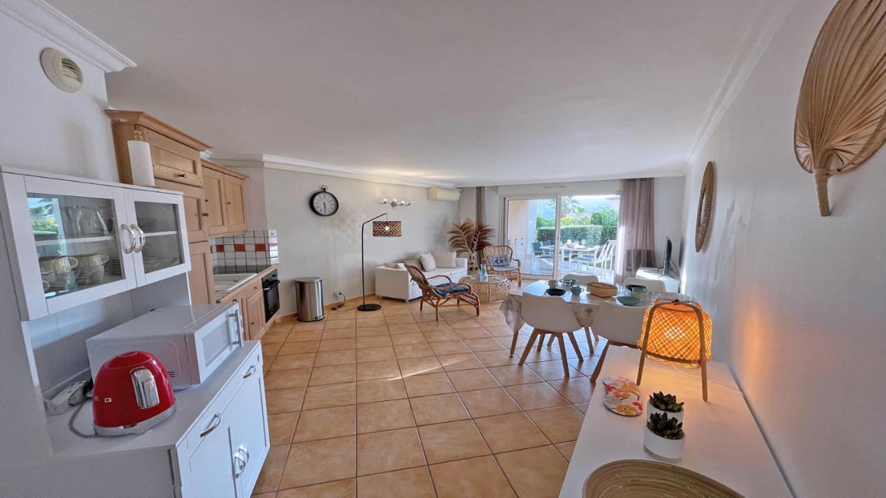 Appartement Les Pins Bleus A8 Sainte-Maxime Eksteriør billede