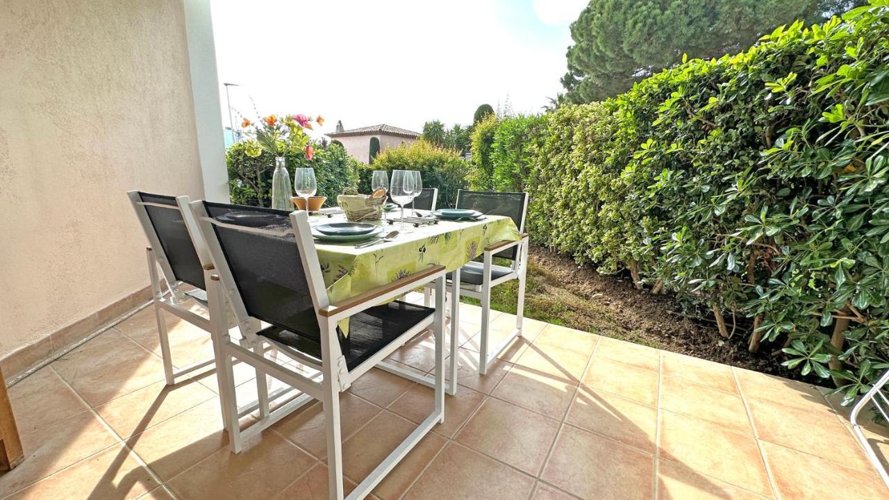 Appartement Les Pins Bleus A8 Sainte-Maxime Eksteriør billede