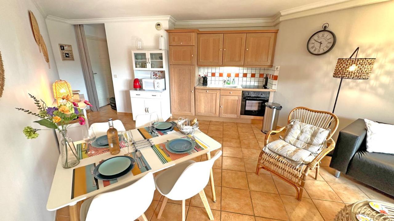 Appartement Les Pins Bleus A8 Sainte-Maxime Eksteriør billede