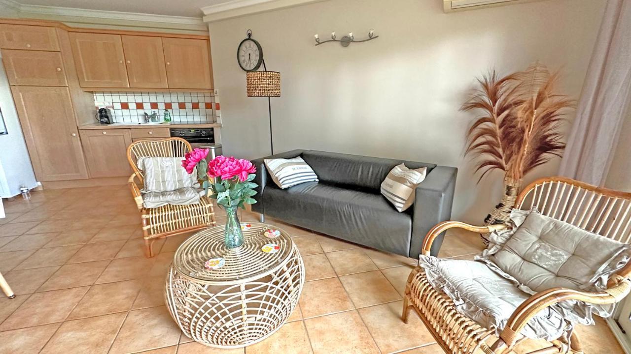 Appartement Les Pins Bleus A8 Sainte-Maxime Eksteriør billede