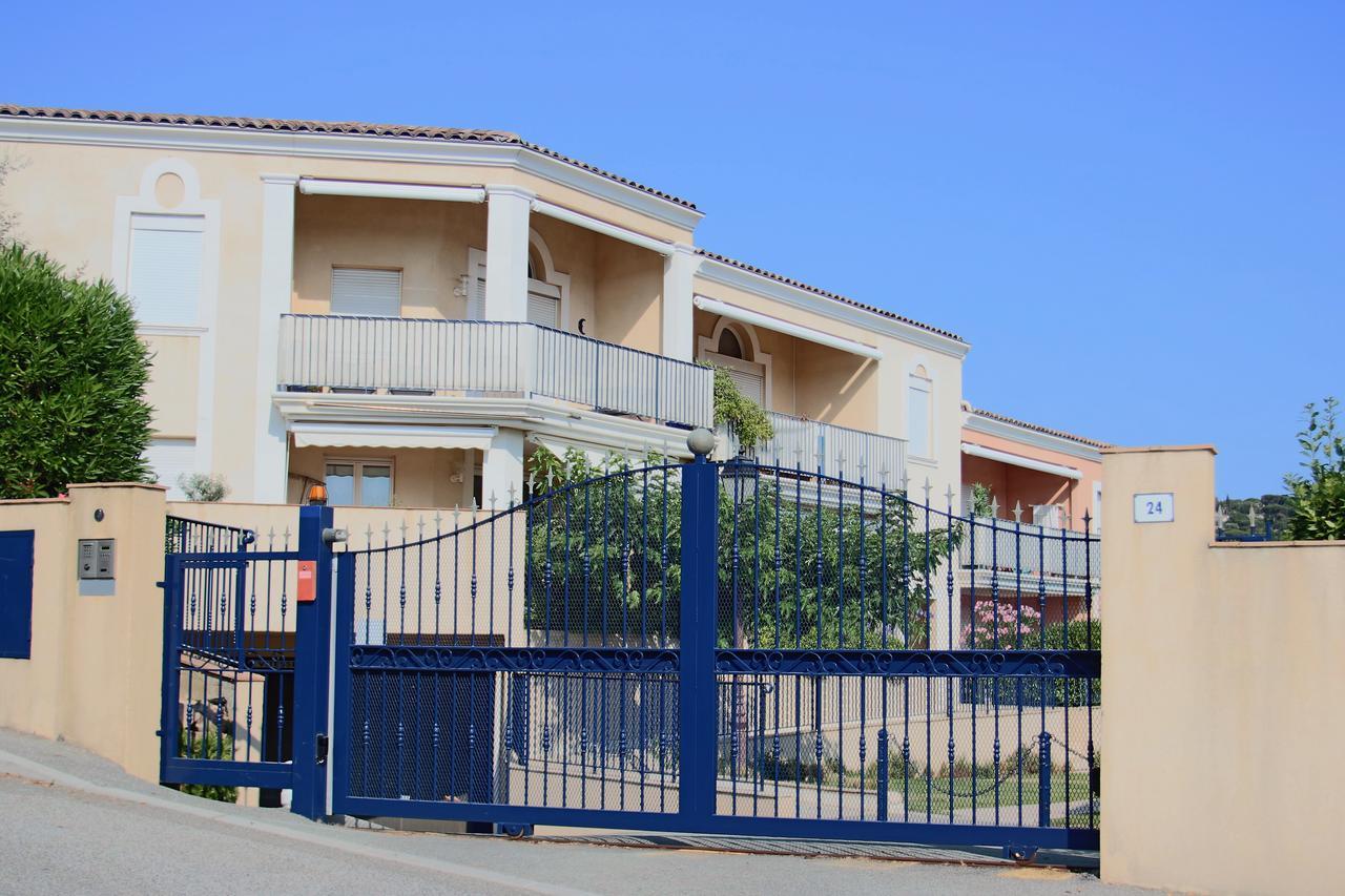 Appartement Les Pins Bleus A8 Sainte-Maxime Eksteriør billede
