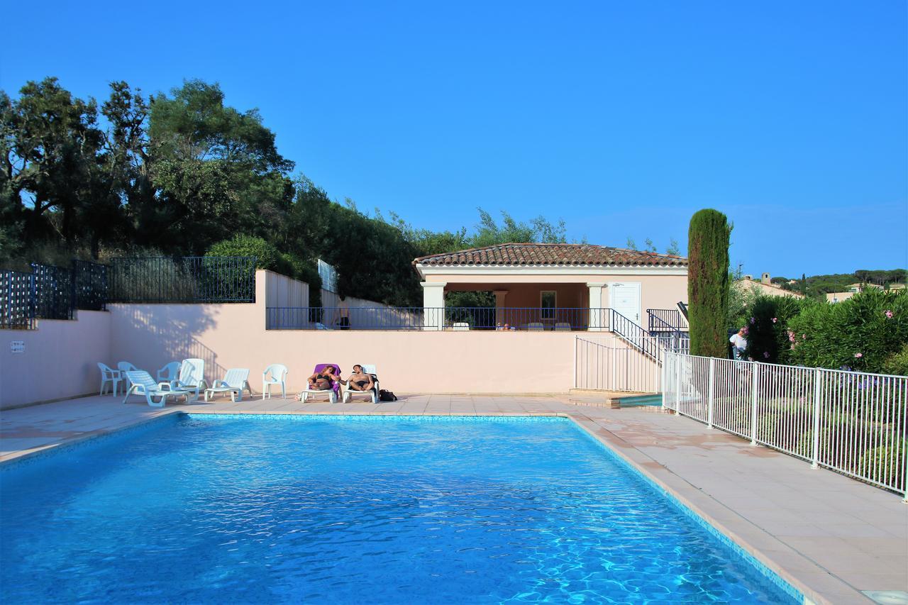 Appartement Les Pins Bleus A8 Sainte-Maxime Eksteriør billede